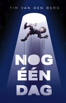 Boek met blauwe kaft. Een jongen in een voetbaltenue hangt in de lucht onder een lichtstraal. Titel "Nog één dag".
