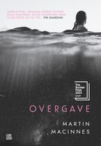 Boek "Overgave" van Martin MacInnes met een omslag die een onderwaterwereld toont.