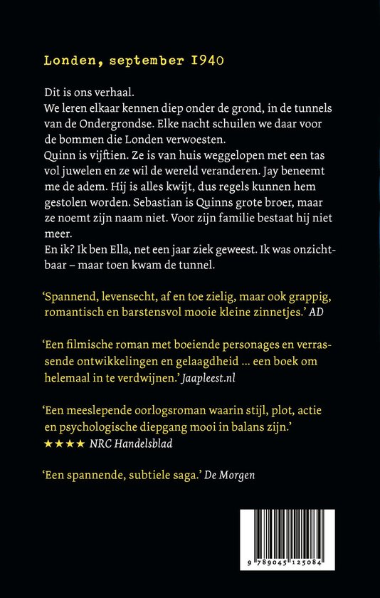 Boek achterkant: Een vrouw in silhouet, opgaand in de tekst over Londen in 1940.