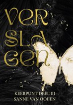 Boekomslag met gouden vlinder en tekst 'VERSLAGEN KEERPUNT DEEL III SANNE VAN OOIJEN'.
