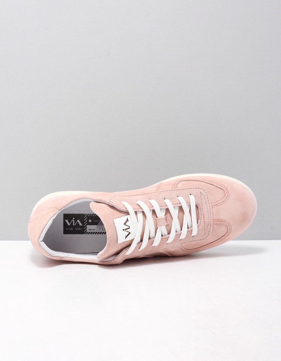 Coco Tye | VIA VAI beige sneakers | VIA VAI