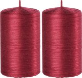 2x Rode cilinderkaarsen/stompkaarsen 6 x 10 cm 25 branduren - Geurloze kaarsen rood - Woondecoraties