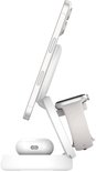 Witte Belkin-oplader met een iPhone, Apple Watch en oortjes in een oplaadstation.