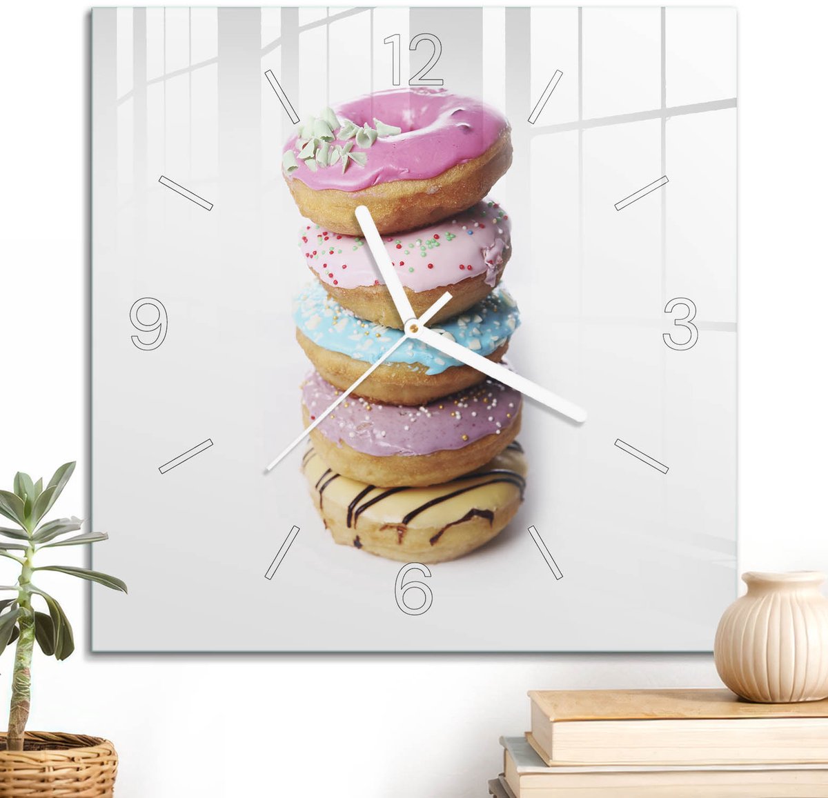 ArtPrintCave Roze Glazen Klok - 30x30 cm - Wandklok Vierkant - Kleurrijke Donuts Stille Wandklok - Kunst Wandklok Keuken - Witte Klokwijzers