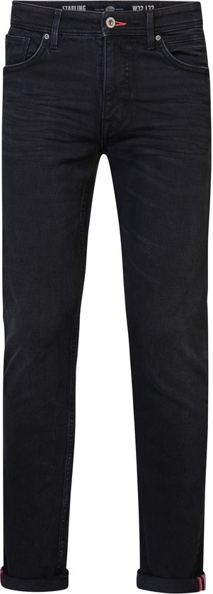 Zwarte straight fit jeans met riemlussen, knoopsluiting en omgeslagen broekspijpen met roze detail.