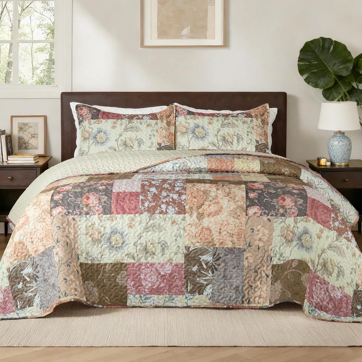 Flotilla Sprei, 240 x 260 cm, tweepersoonsbedsprei met bedrukt patroon, licht, met 2 kussenslopen, voor alle seizoenen, rode bloemen