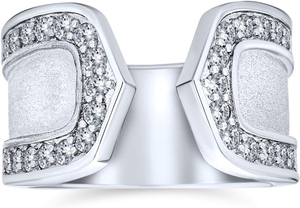 Moderne Geometrische Boho Stijl Kruis CZ Accent Band Mode Statement Geborsteld Gehamerde Matte Finish Brede Bandring Voor Vrouwen Geel 14K Verguld Messing Aanpasbaar