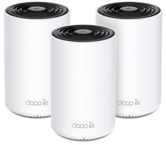 Drie witte TP-Link Deco XE75 mesh WiFi-units met zwarte bovenkant. 'deco 6E' logo op de voorkant.