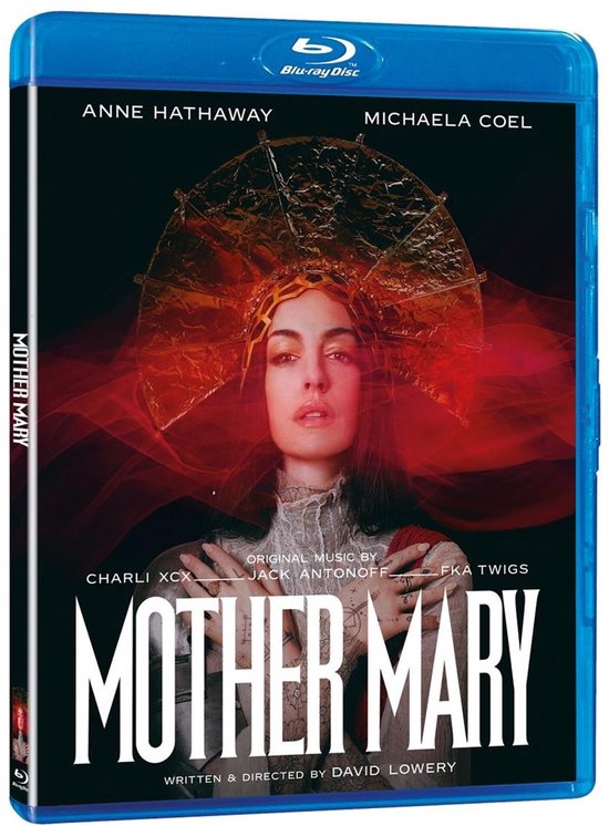 Blu-ray cover van Mother Mary met Anne Hathaway in een gouden hoofdtooi en rode sluier tegen een zwarte achtergrond.