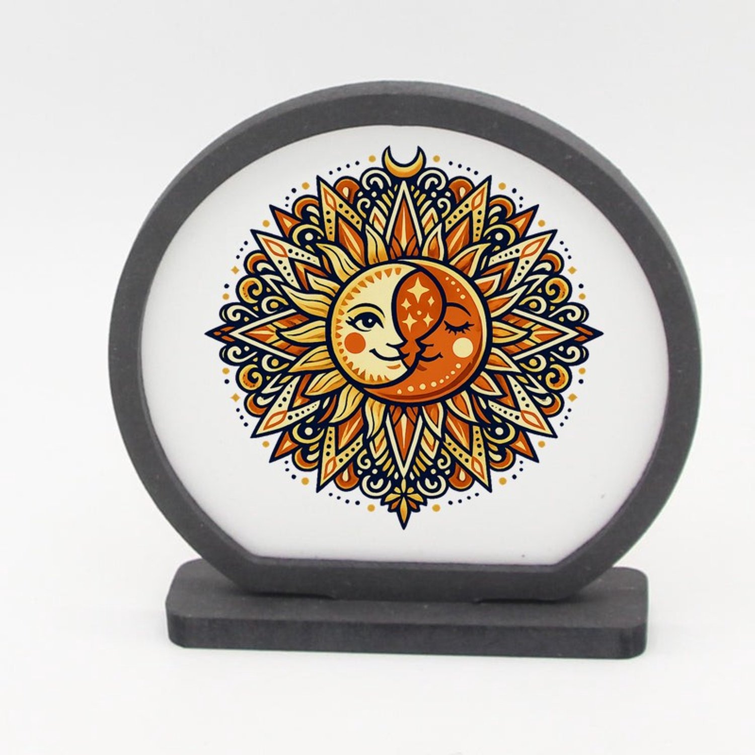 Mr Cadeautjes Houten fotolijst rond met MDF inleg - design Zon & maan mandala | cadeau Wit