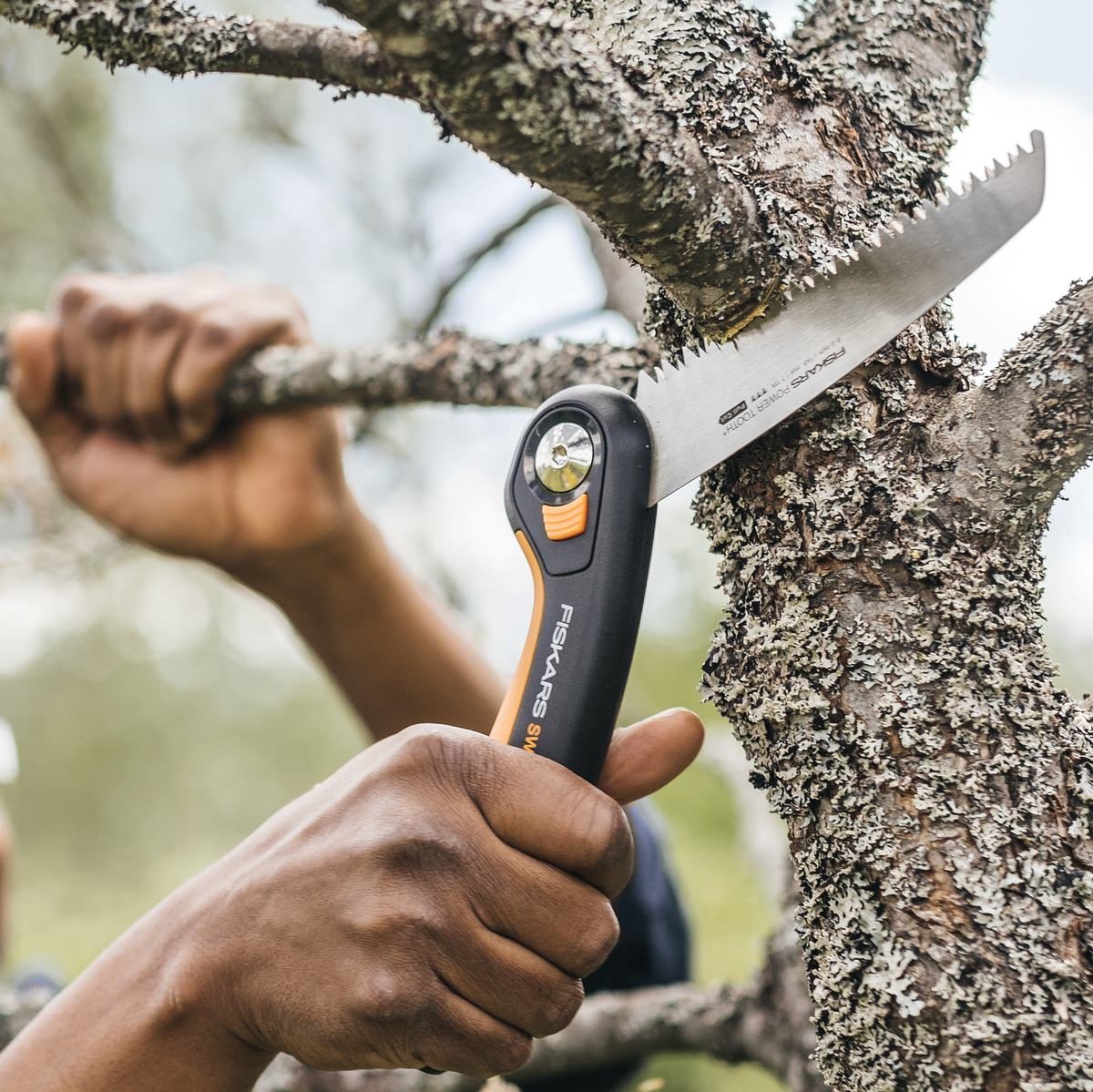 Fiskars Plus Série - Scie pliante - Poignée ergonomique