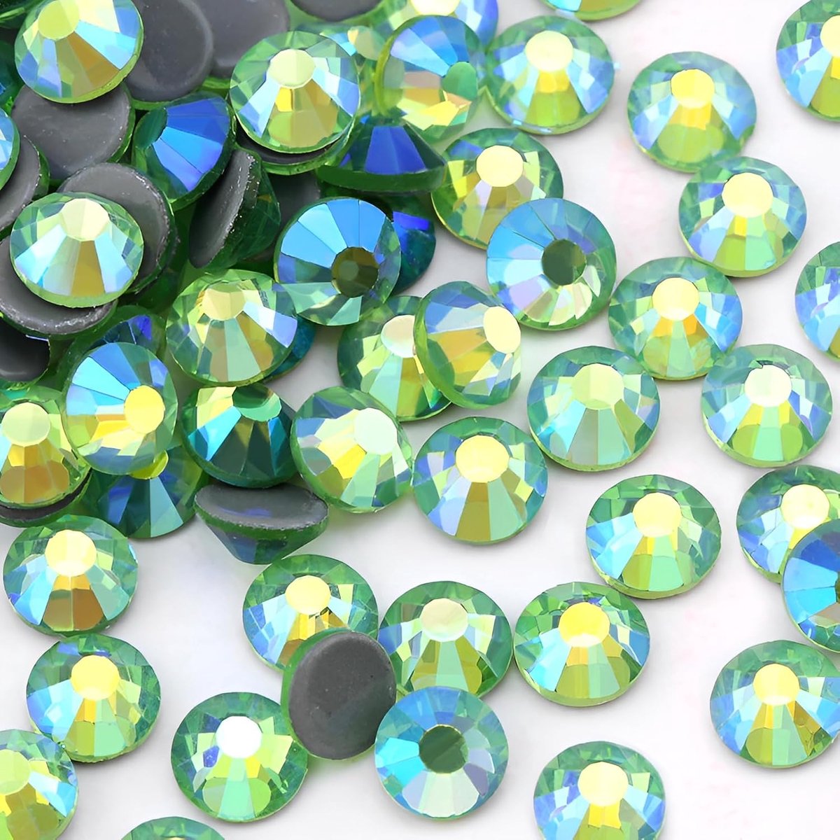 2880 stuks Hotfix Kristal Flatback Strass Glas Diamanten Edelstenen voor Craften Kunstambachten Decoraties Kleding Schoenen 4,8 mm SS20 Licht Groen AB
