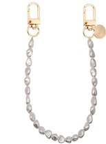 xoxo Wildhearts telefoonkoord - Pearlfection - Kort koord - Geschikt voor iPhone - Geschikt voor Samsung - Universeel - Phone cord - Telefoonketting - Koord voor telefoon - Telefoon hanger parel ketting