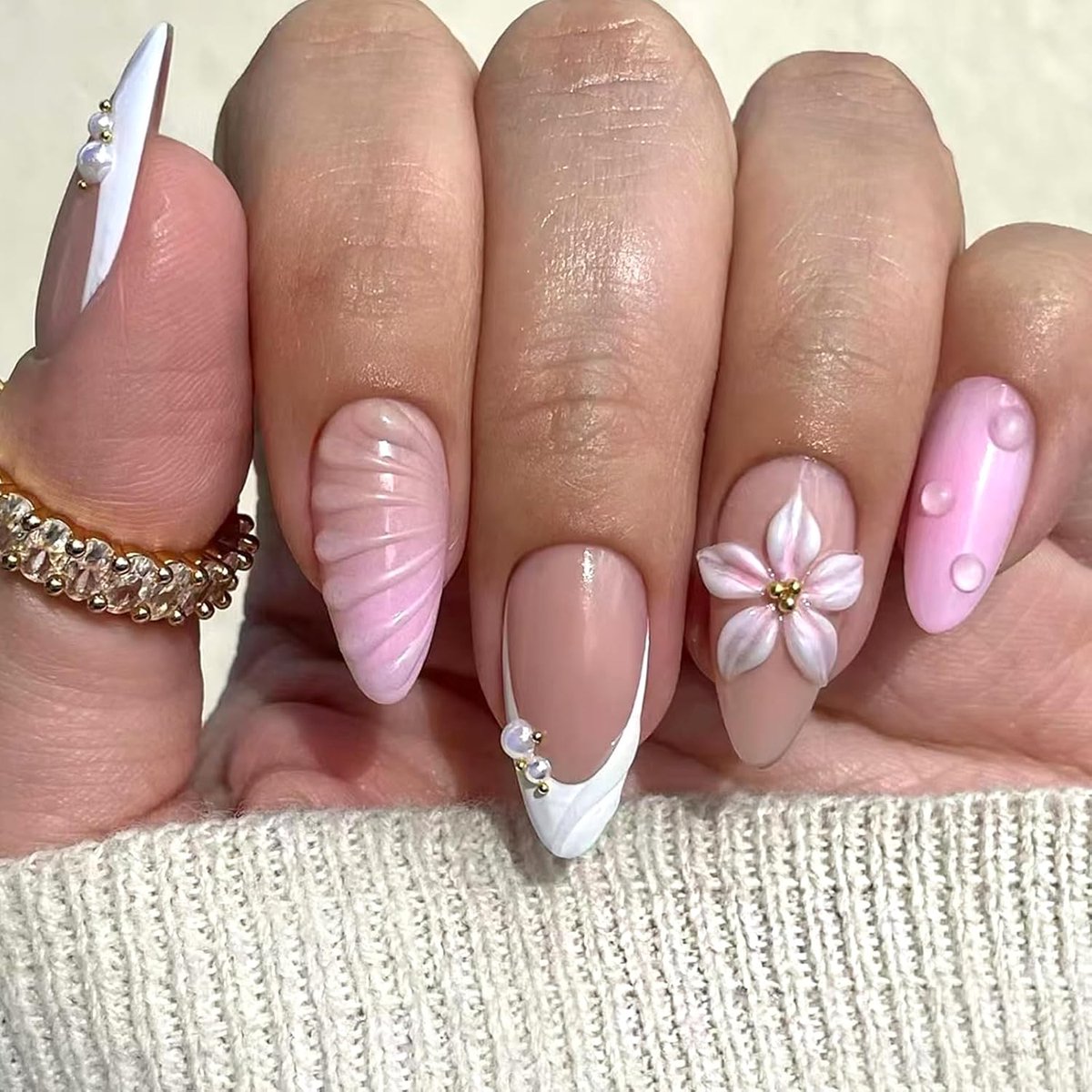 Kunstnagels, roze, wit, om op te plakken, middelgroot, Franse amandel, 3D-bloemen, parels, elegante kunstnagels, natuurlijke acryl kunstnagels, herbruikbare kunstnagels voor vrouwen