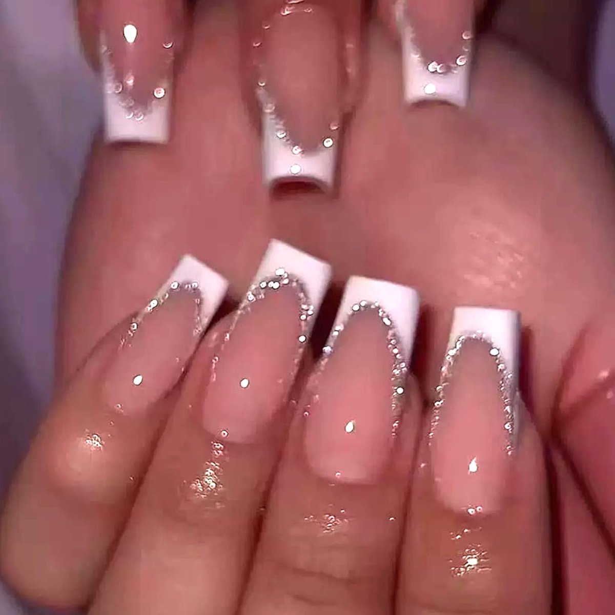 24 stuks nagels om op te plakken, vierkant, middellang, wit, French press on nails, zilver, glitter, acrylnagels, kunstnagels, natuurlijke herbruikbare valse nagels voor dames en meisjes