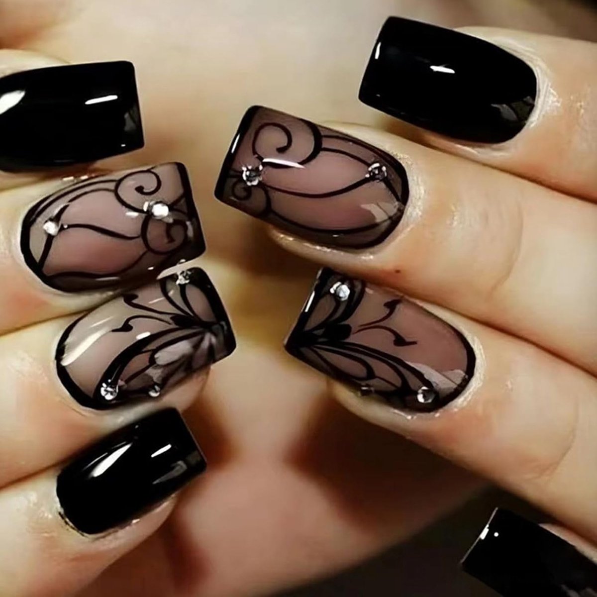 24 stuks press-on nagels, kort, vierkant, Franse nagels om op te plakken, zwart rankendesign, kunstnagels, volledige afdekking, zelfklevende vingernagels, nepnagels voor vrouwen
