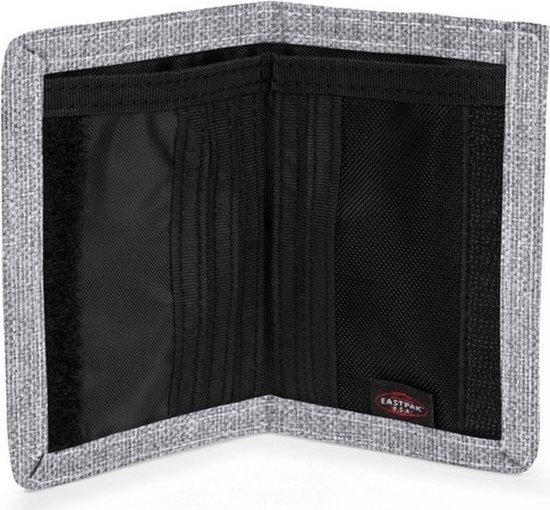 Open Eastpak portemonnee in grijs, met zwarte vakken en een Eastpak label.