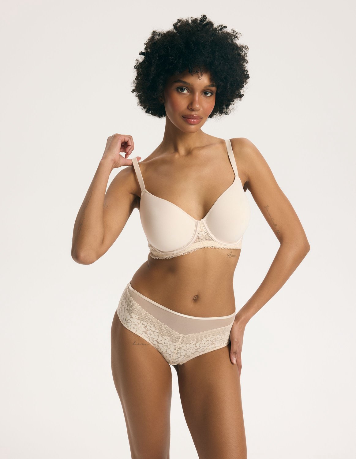 ESOTIQ Virginia Serie - Voorgevormde Beha - Beige - 75I - Kruisbare Schouderbandjes