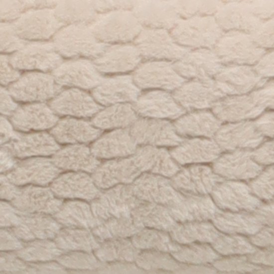 Beige stof met een schubachtig patroon van zacht, pluizig materiaal.