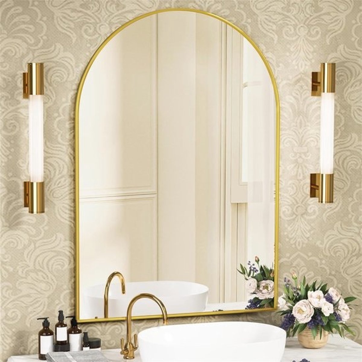 Gouden wandspiegel - 61 x 91 cm - Decoratieve halfronde spiegel - met aluminium frame - voor badkamer en woonkamer