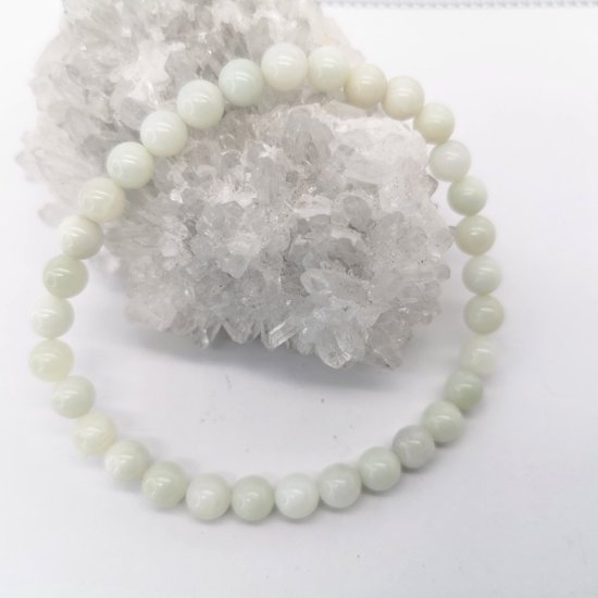 Armband – Edelsteen – Berg jade - 6mm Kralen - 22 cm - Werking - kalmerend bij nervositeit, spanningen en stress en zorgt voor innerlijke rust.