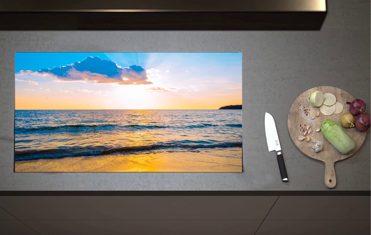 Inductieplaat Beschermer - Zonnestralen achter Wolken boven Kalme Zee - 90x52 cm - 2 mm Dik - Inductie Beschermer van Vinyl