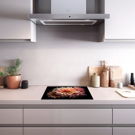 KitchenYeah® Inductie beschermer 59x52 cm - Dahlia - Bloemen - Roze - Zwart - Botanisch - Kookplaataccessoires - Afdekplaat voor kookplaat - Inductiebeschermer - Inductiemat - Inductieplaat mat