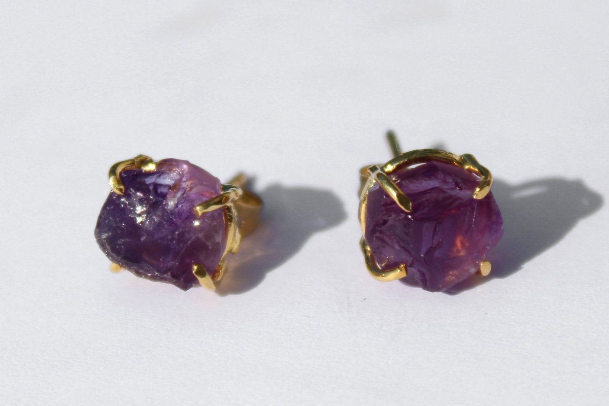 Bixorp Gems Amethist Chakra Oorbellen - Ruwe Edelsteen Knopjes - 18 karaat verguld Goud & Roestvrij Staal - Kruin Chakra