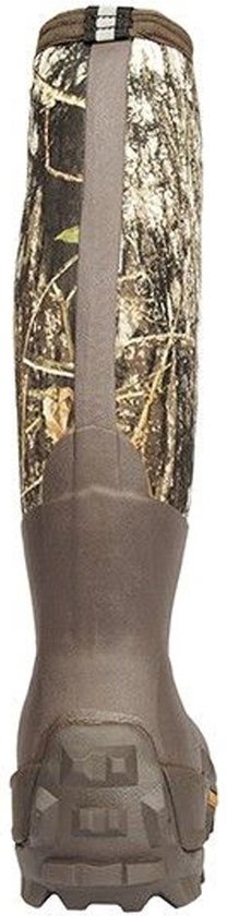 Achterkant van bruine laars met camouflage patroon en grove zool.
