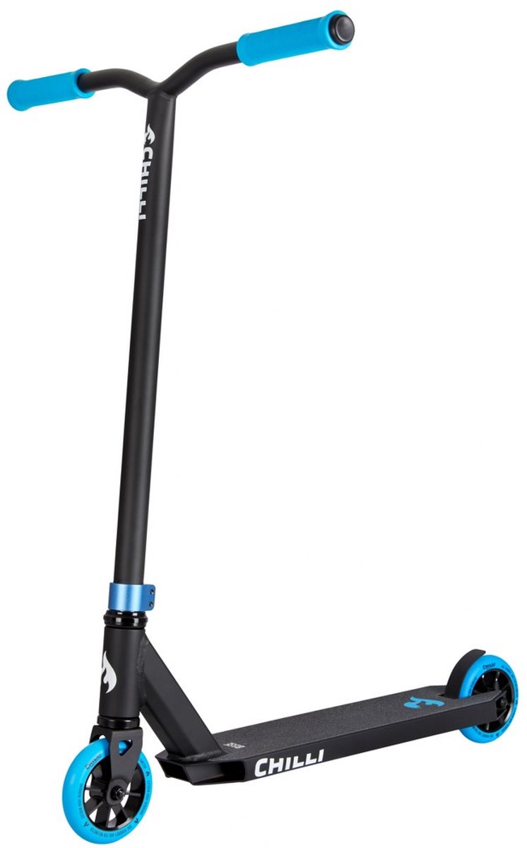 Bol.com Chilli Base stuntstep - zwart / blauw - 110mm wielen aanbieding