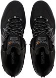 Zwarte wandelschoenen met oranje en grijze logo's, van bovenaf gezien.