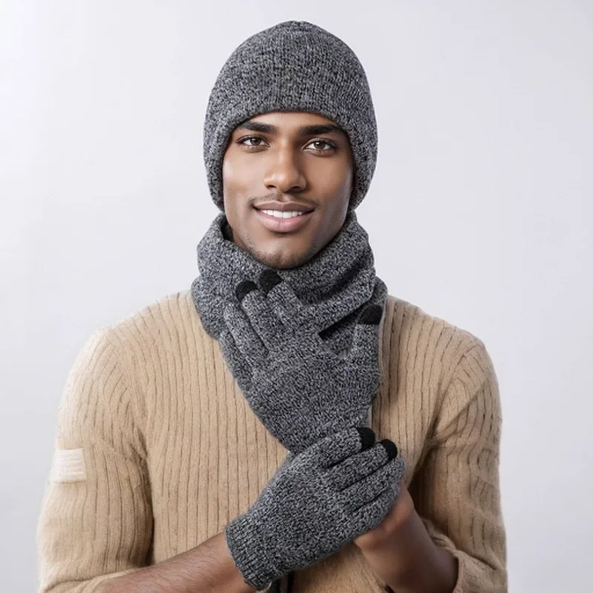 Modieuze Gebreide Muts, Sjaal en Handschoenen Set voor Mannen en Vrouwen - Fluwelen Driedelige Winterset, Koudbestendig en Warm voor Herfst en Winter, Perfect Cadeau voor Koude Dagen
