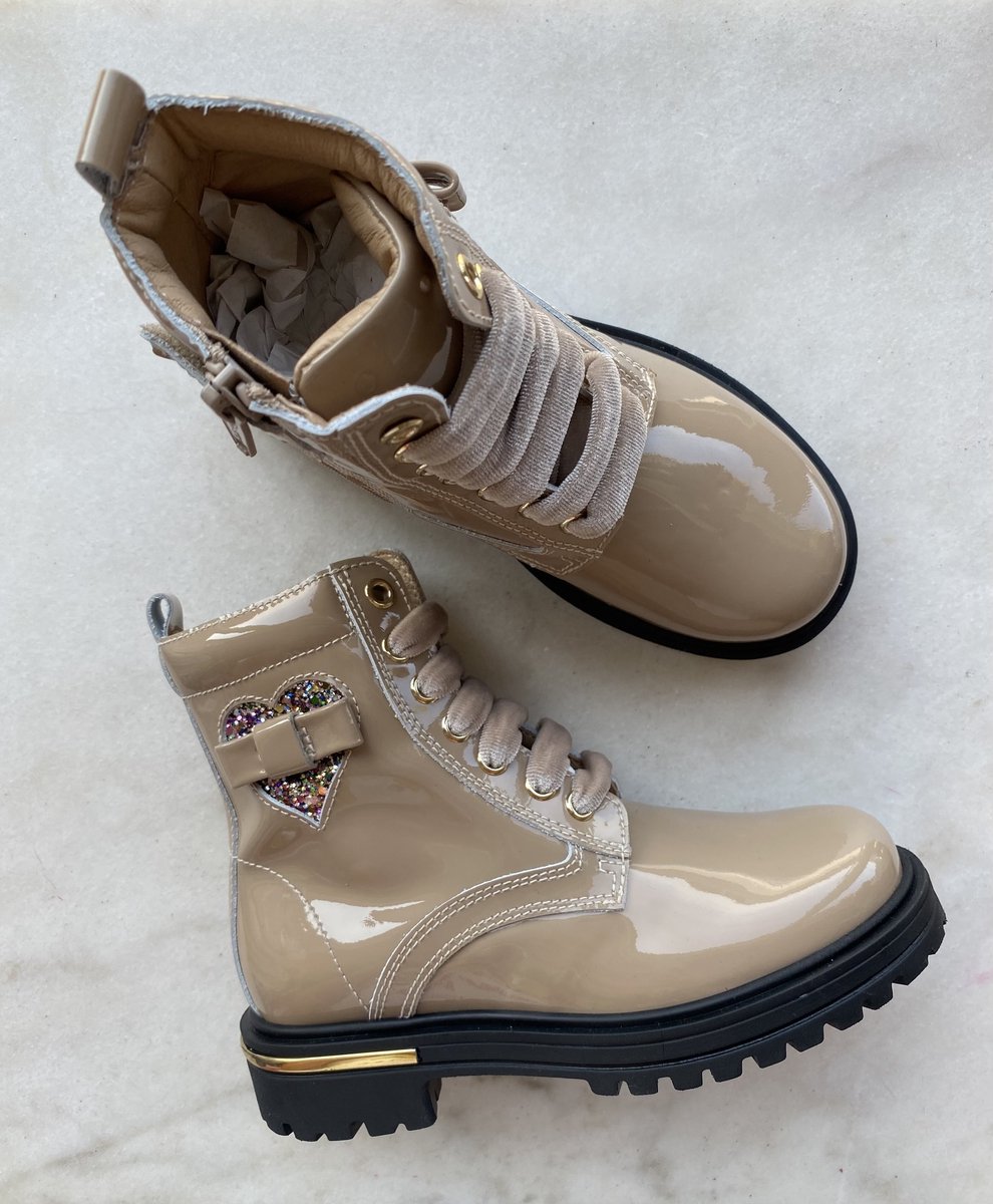 Meisjesbottine beige laké met strikdetail maat 35