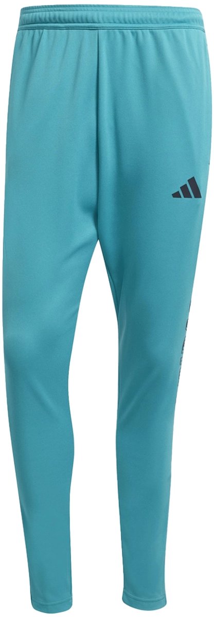 Adidas m tiro wm pt in de kleur groen.