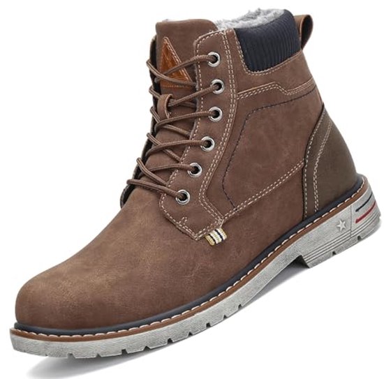 Bruine leren winterlaars met veters, met witte stiksels en een donkerblauwe boord.