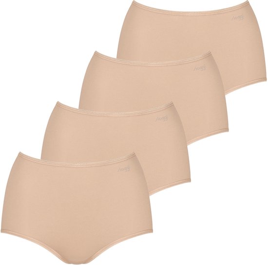 Drie beige sloggi maxislips met een subtiele tailleband.