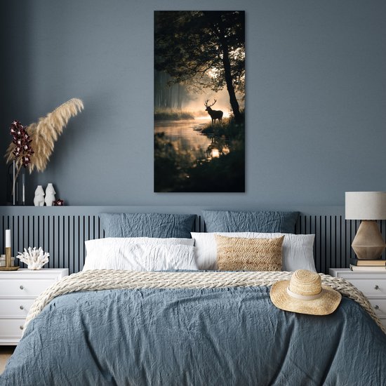 Affiche 60x120 cm - Cerf - Ruisseau forestier - Mystique - Posters Décoration murale - Salon - Chambre
