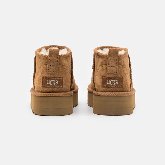 Ugg Kids Classic Ultra Mini Bottes femmes Marron EU 31 Garçon