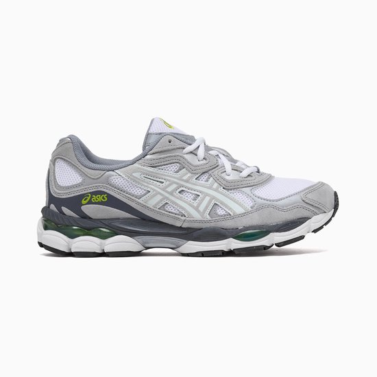 Unisex Asics Gel sneaker in wit, grijs en met groen detail op de zool.
