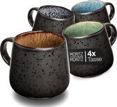 Vier mokken van Moritz & Moritz met zwarte buitenzijde en gekleurde binnenzijden: bruin, blauw, grijs en groen.