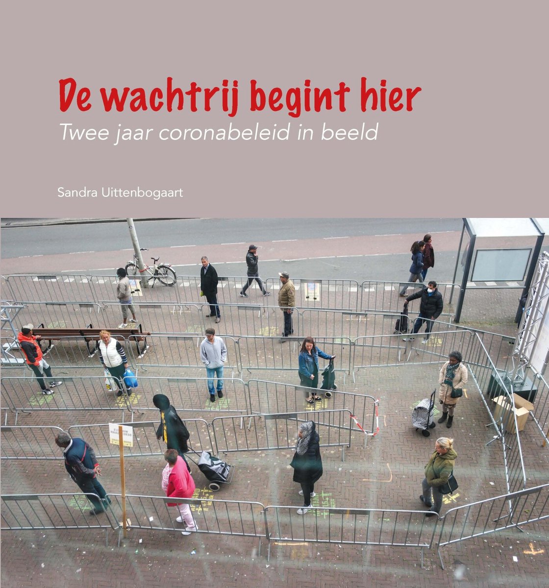 Omslag van De wachtrij begint hier