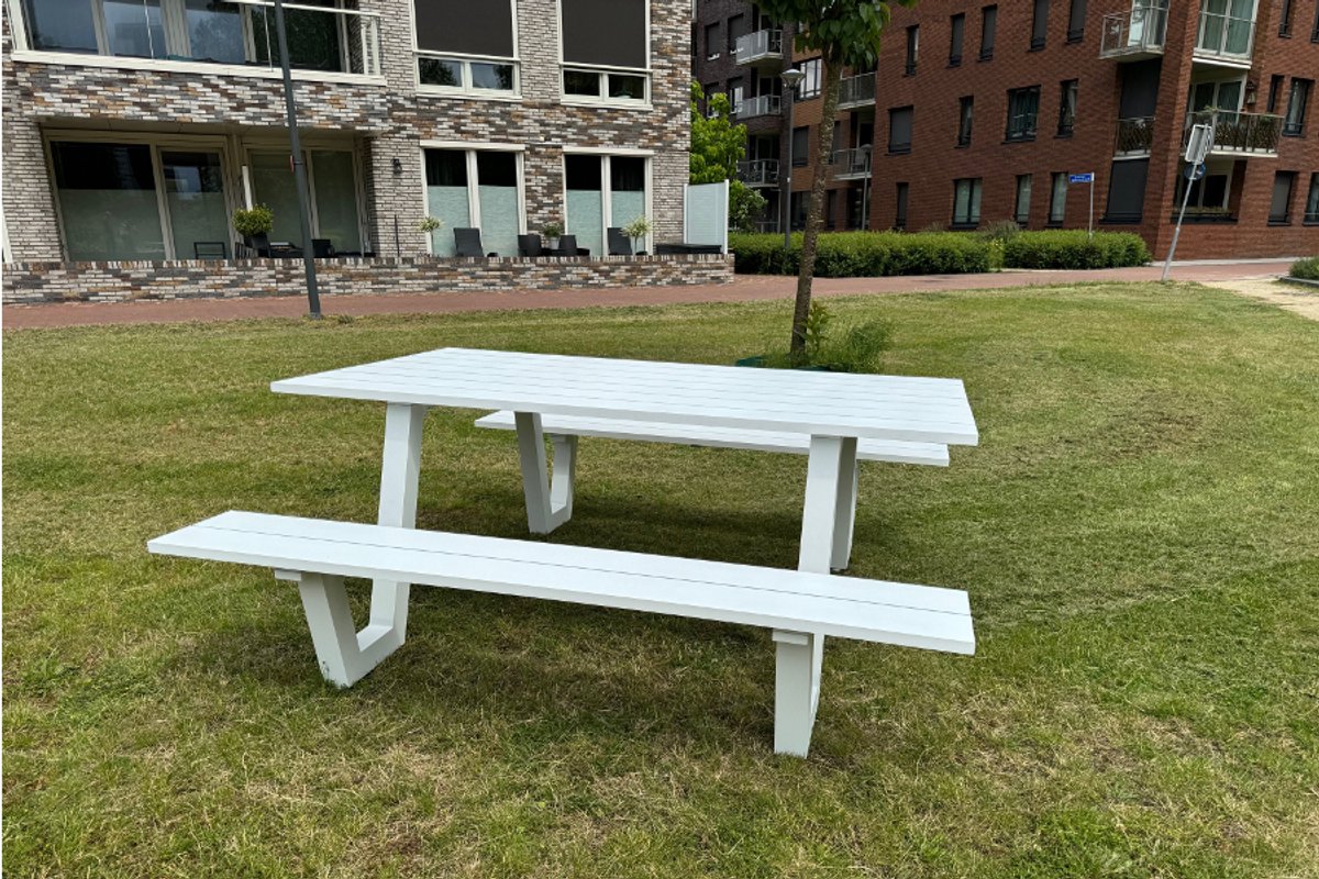 Rockwood® Picknicktafel Aluminium Londen Wit 1.80m inclusief montage op locatie Naturel