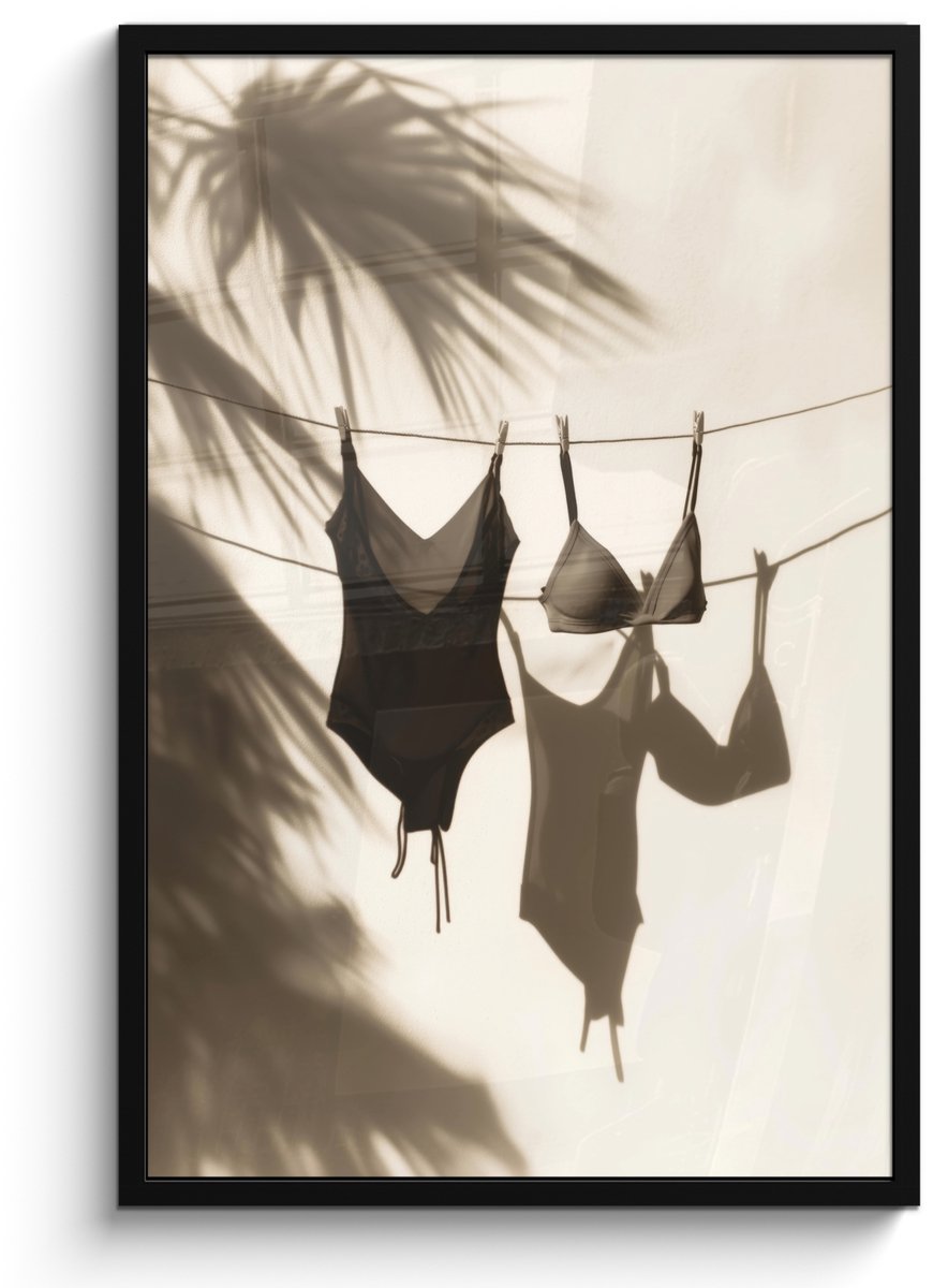 FrameYourWall Poster in lijst - Fotolijst 60x90 cm - Posters - Badkleding - Palmbomen - Schaduw - Tropisch - Posterlijst zwart - Decoratie - Wanddecoratie woonkamer - Muurdecoratie slaapkamer Badkleding - Waslijn - Tropisch