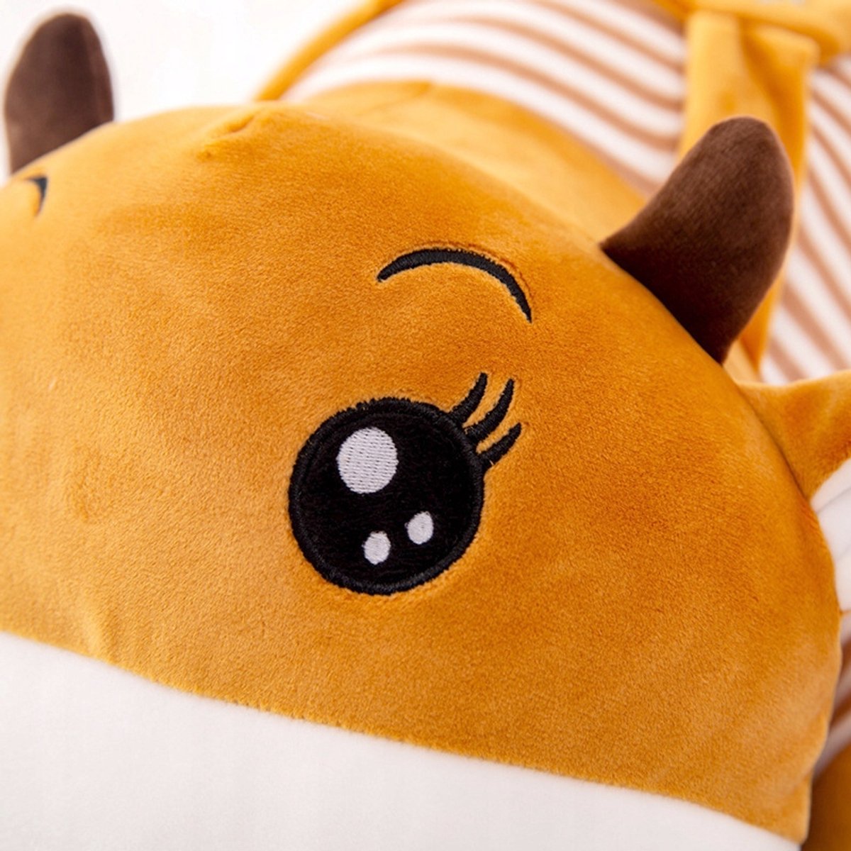 Knuffelkoe met Dekentje 3-in-1 - Zachte Pluche Decoratie