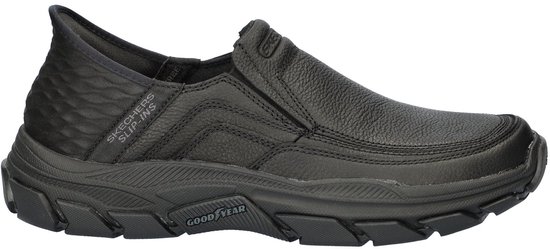 Zwarte Skechers Slip-Ins instapper met textuur op de hiel en Goodyear zool.