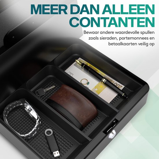 Zwarte geldkist met compartimenten voor waardevolle spullen zoals een horloge, portemonnee, sleutels en USB-stick. Tekst: MEER DAN ALLEEN CONTANTEN.
