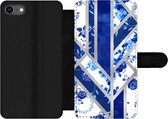 Bookcase Geschikt voor iPhone 8 telefoonhoesje - Delfts blauw - Design - Luxe - Met vakjes - Wallet case met magneetsluiting