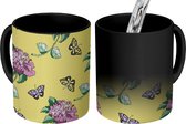 Magische Mok - Foto op Warmte Mokken - Koffiemok - Bloemen - Vlinder - Patronen - Magic Mok - Beker - 350 ML - Theemok