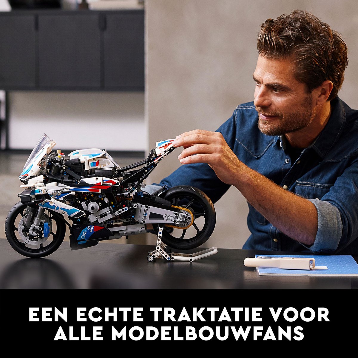 LEGO Technic BMW M 1000 RR Motor bouwbare modelbouwset - 42130 — afbeelding 14
