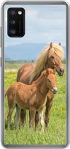 Geschikt voor Samsung Galaxy A41 hoesje - Paarden - Veulen - Berg - Siliconen Telefoonhoesje
